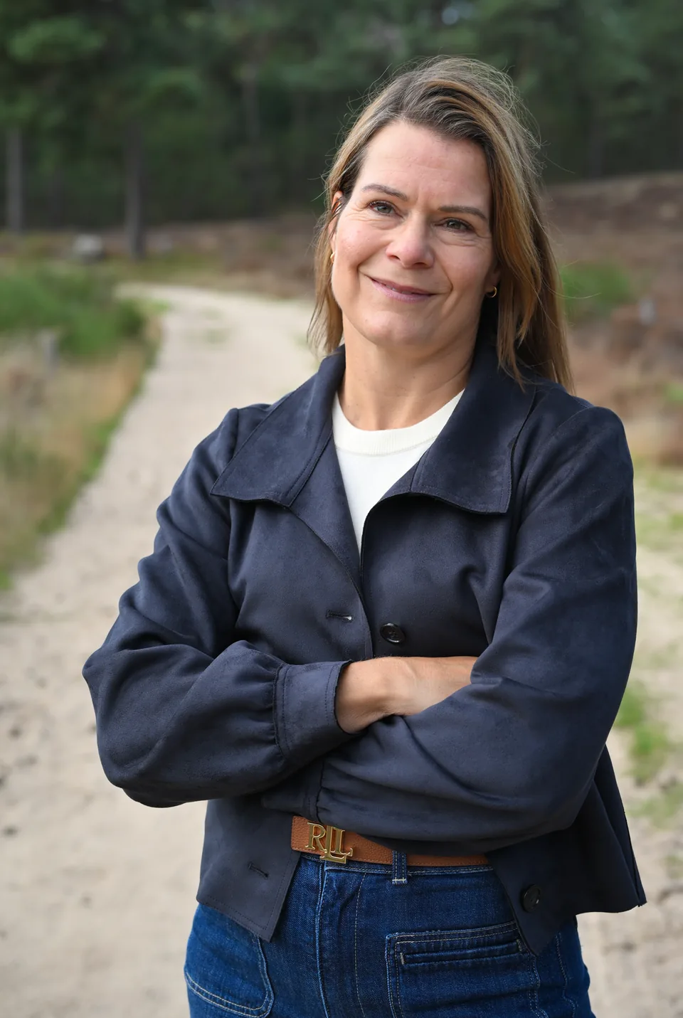 Jannie Hopman buiten op de heide